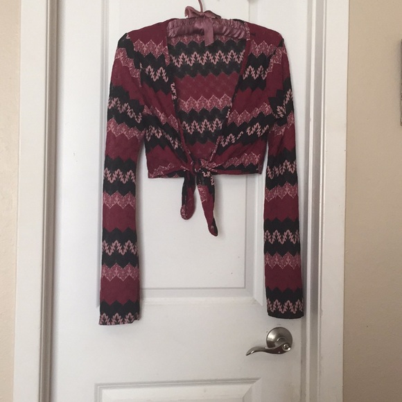 Rue21 Tops - Adorable bell sleeve shrug 💖